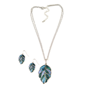 Covington Women&#8217;s Leaf Necklace & Earrings Set