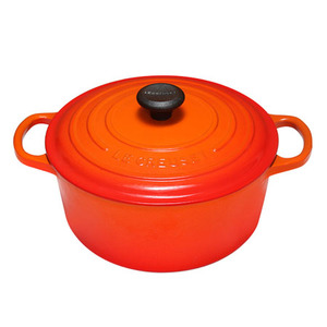 7.25qt Signature Round Cast Iron French Oven Flame
